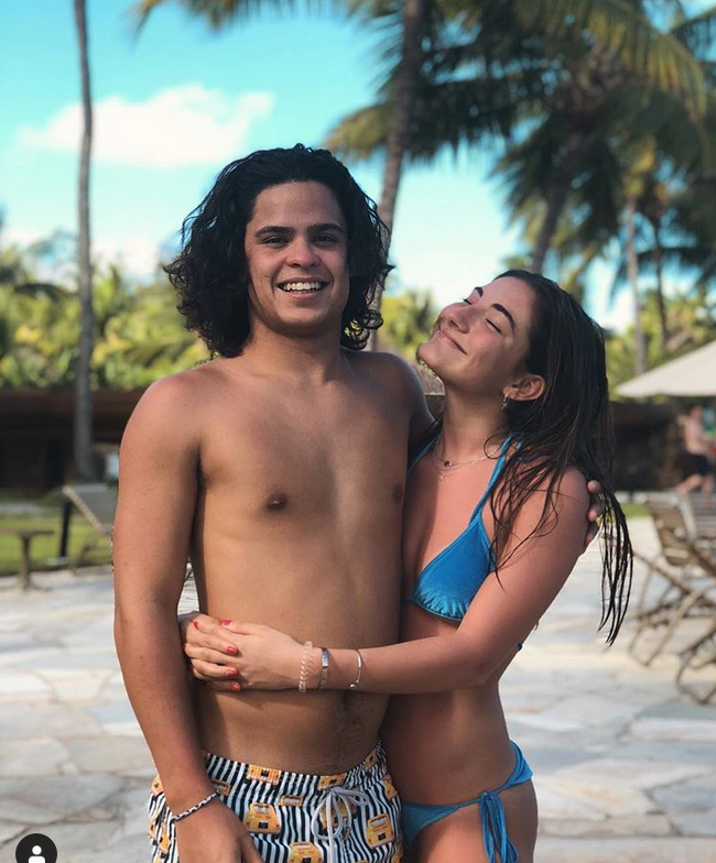 穆帅21岁女儿长大了！情史丰富