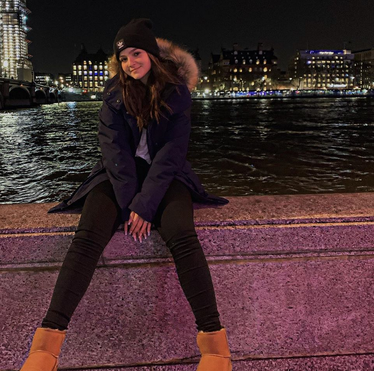 英超名将恋萝莉!女友年仅15岁