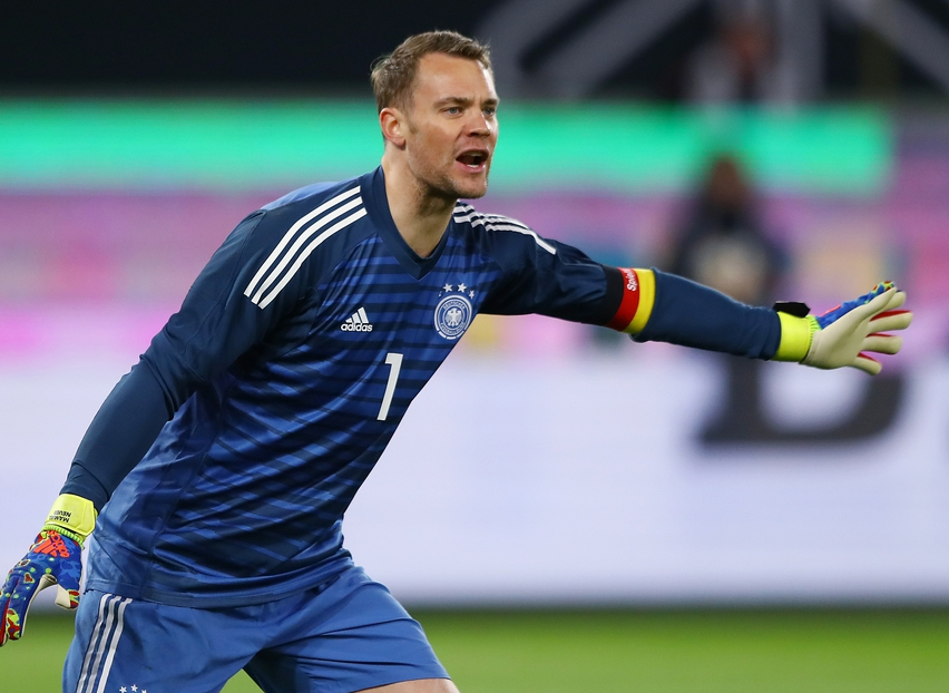 得票一览！梅西C罗国足队长投谁