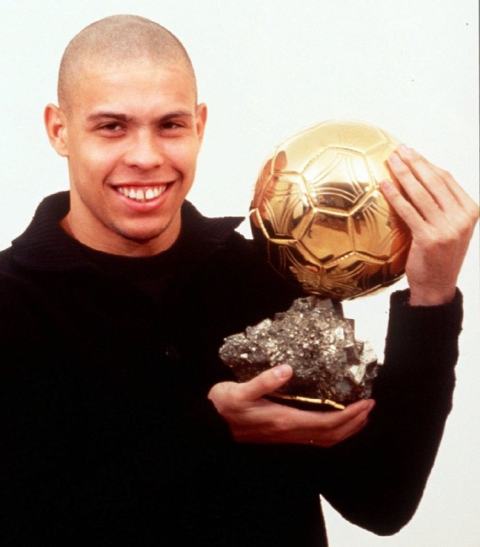 大罗生日快乐！外星人经典美照