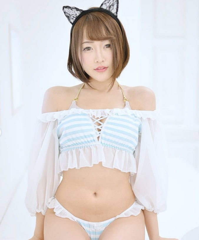 利物浦红星带红日本可爱美女