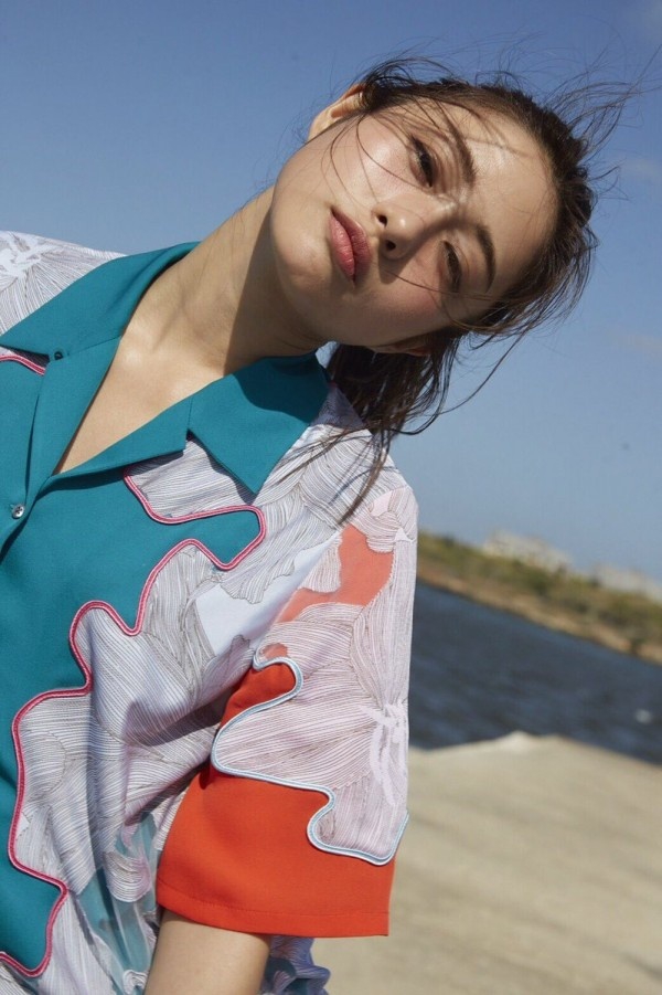 日本高颜值女神恋上皇马新星