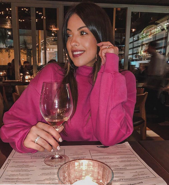 皇马名将女友曝光！身材太魔鬼