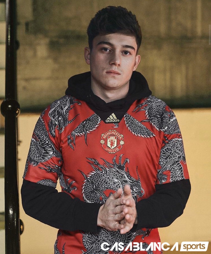 曼联推龙袍版球衣！浓浓中国风