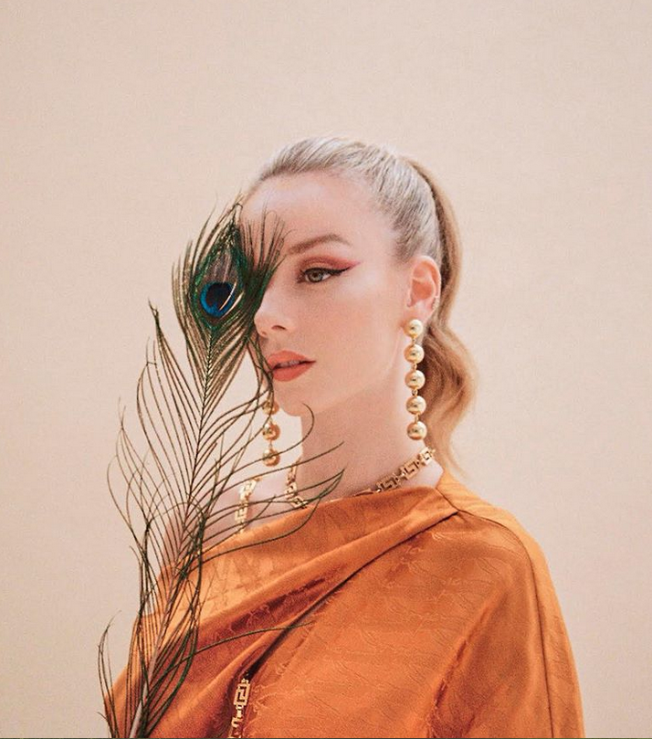 美艳！她曾和本泽马传过绯闻