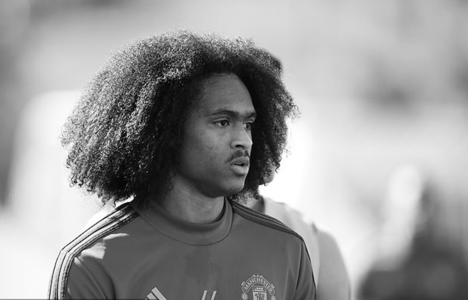 曼联训练！中场大将伤愈复出