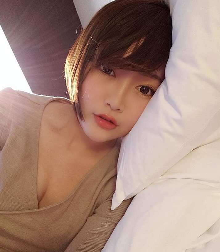 利物浦红星带红日本可爱美女