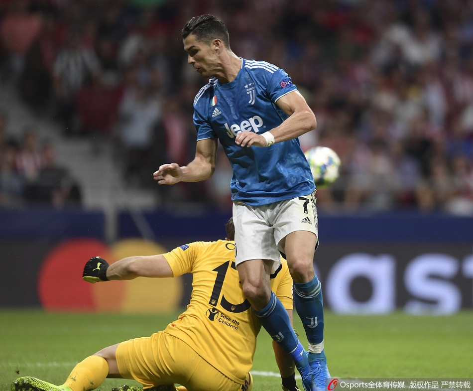 记仇！C罗又向马竞伸出五指