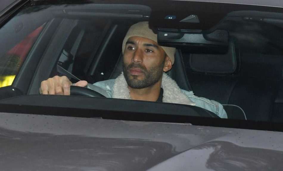 穆帅终露微笑 逃过处罚心情好