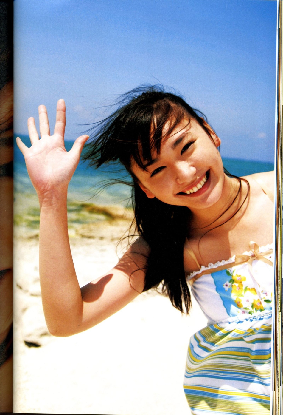 日本美女助力足球！甜美可人