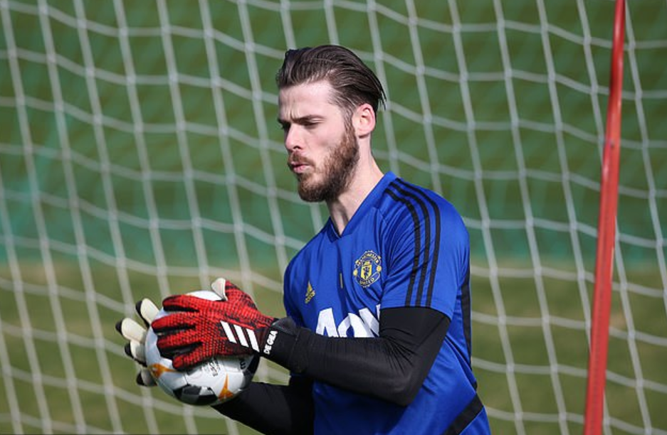 曼联训练！中场大将伤愈复出