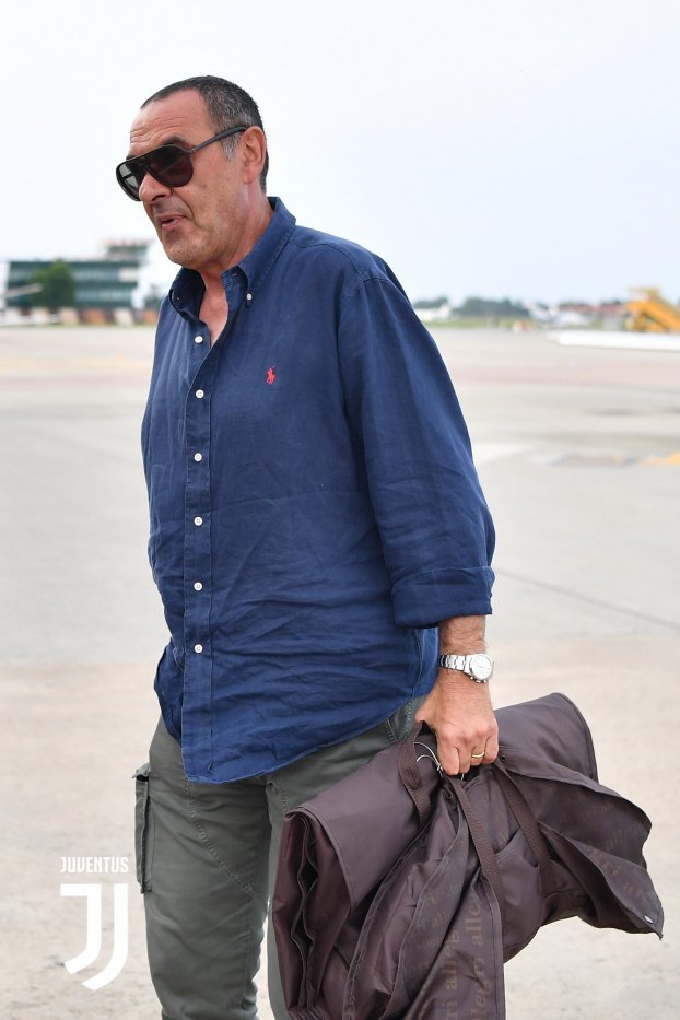 萨里抵达都灵！尤文新时代开启