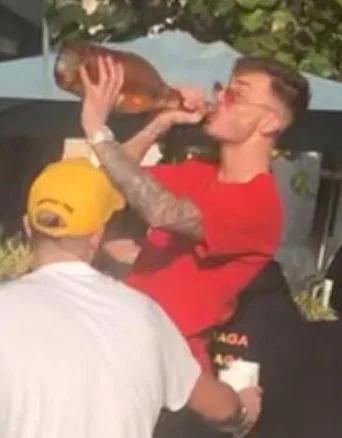 英超红星和嫩模夜总会狂欢