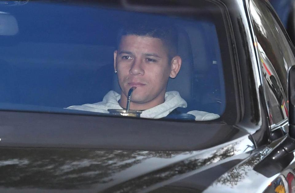 穆帅终露微笑 逃过处罚心情好