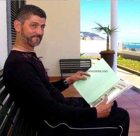 C罗儿时罕见照片！可爱白西装