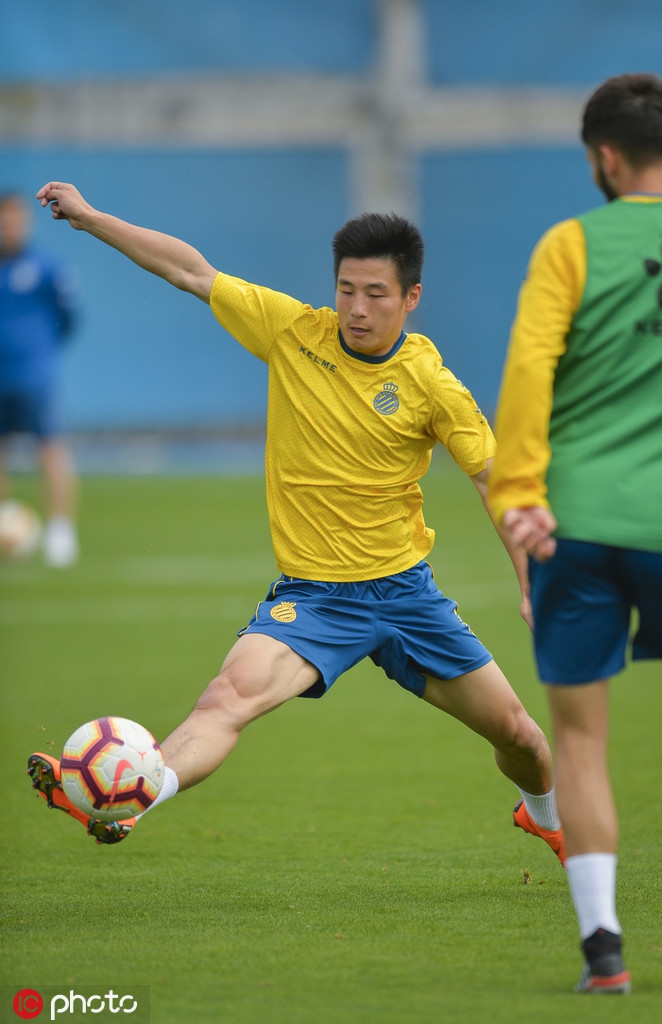 武磊训练！带球射门样样抢眼