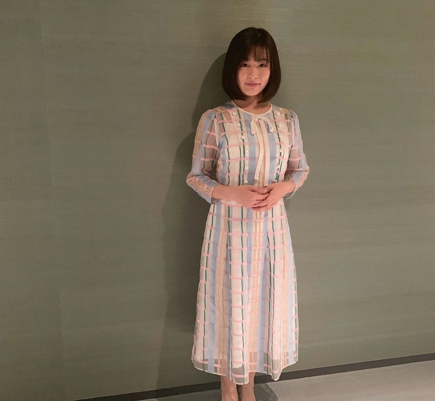 日本18岁美女当上足球应援经理