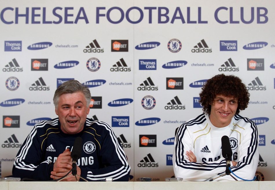 7.大卫-路易斯（本菲卡至切尔西），2130万英镑）