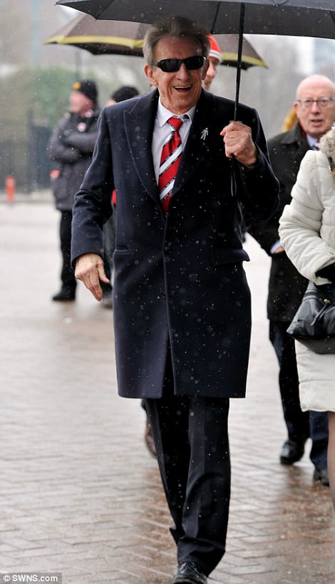 穆帅爵爷领群星悼念慕尼黑空难