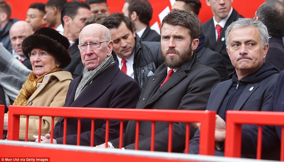 穆帅爵爷领群星悼念慕尼黑空难