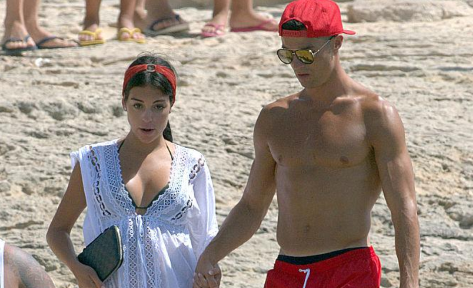 甜！C罗乔治娜甜蜜秀恩爱瞬间