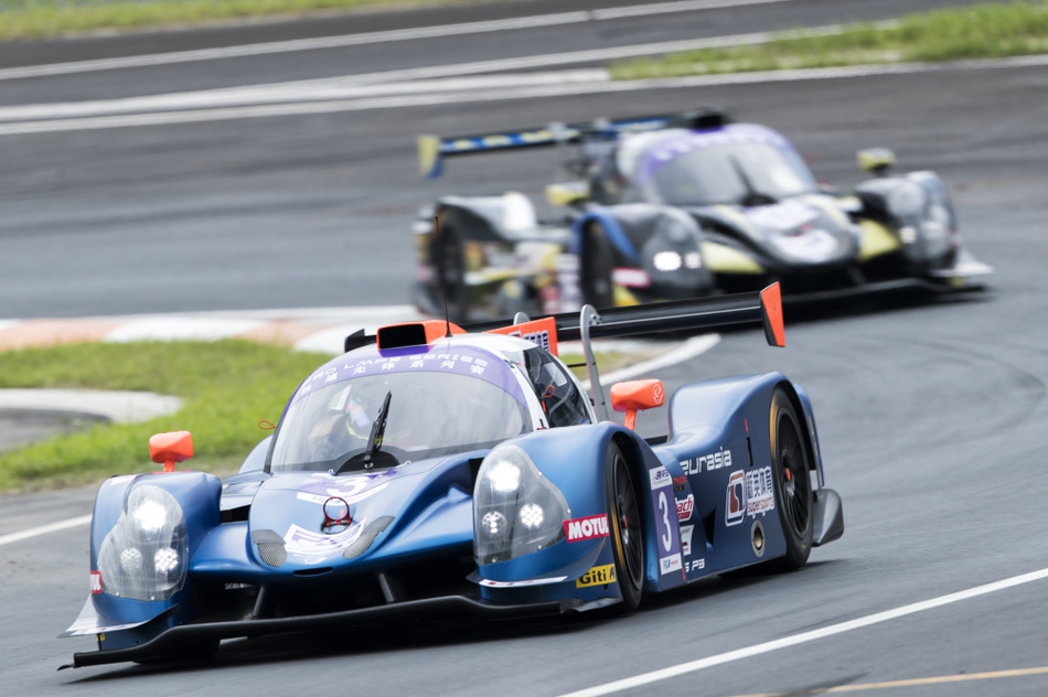 比赛包含房车,方程式和勒芒p3多样化的赛事.