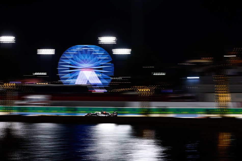 图集2024年f1巴林站周五排位赛