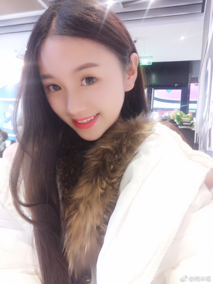 童颜女神助阵足金联赛