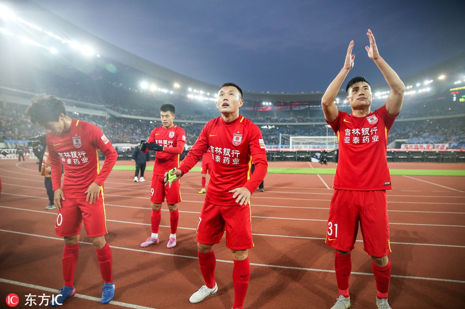 亚泰降级球员落寞离场