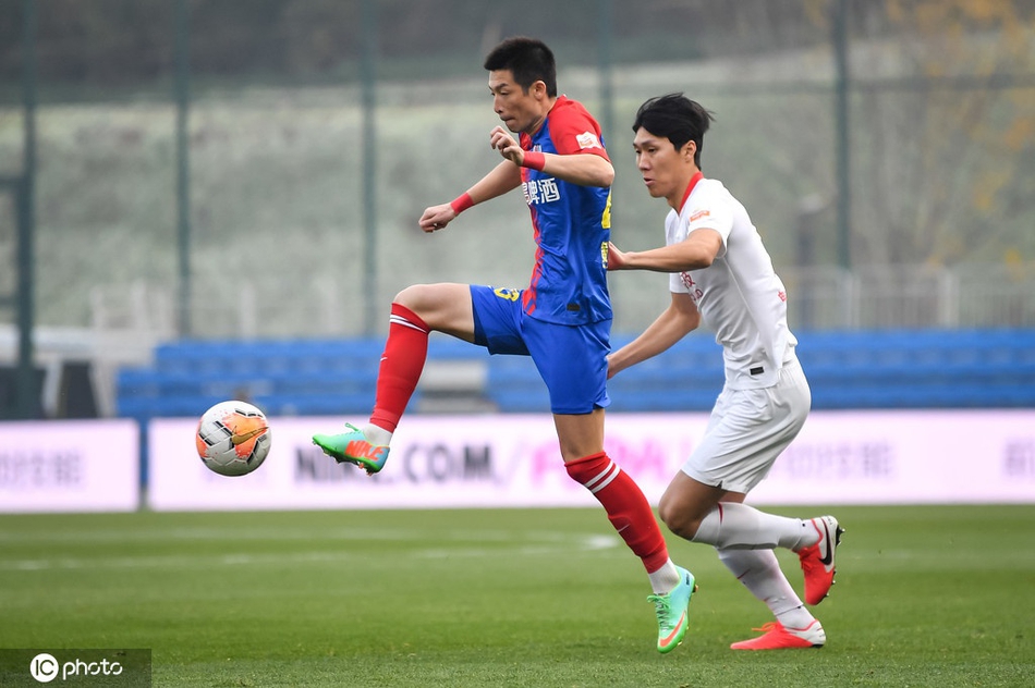 [中超]青岛黄海0-2深圳佳兆业