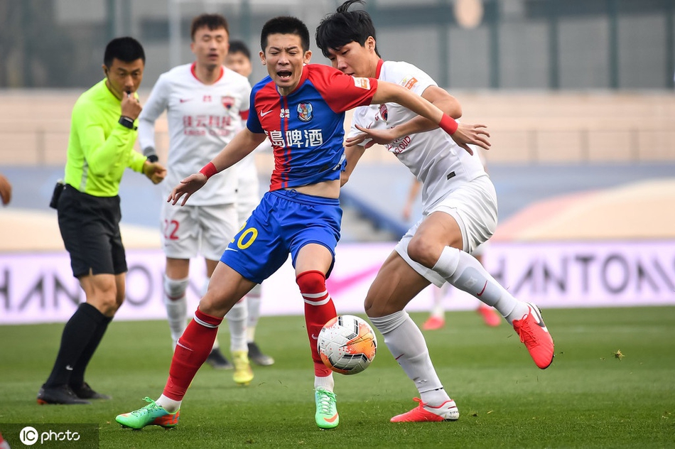 [中超]青岛黄海0-2深圳佳兆业