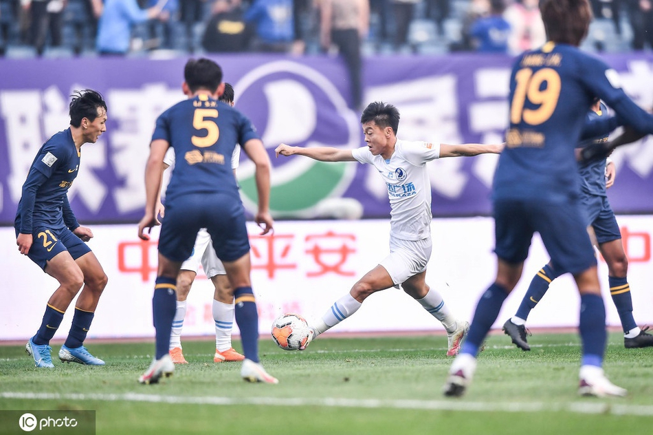 [中超]广州富力0-3大连人