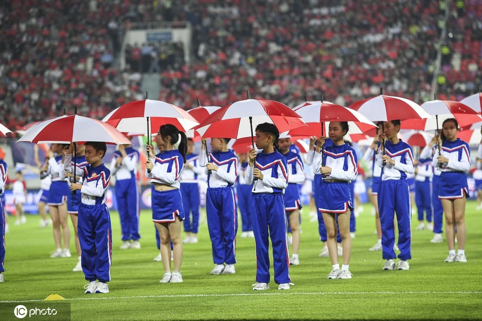 2021赛季中超开幕式 火神杯高科技飞行入场