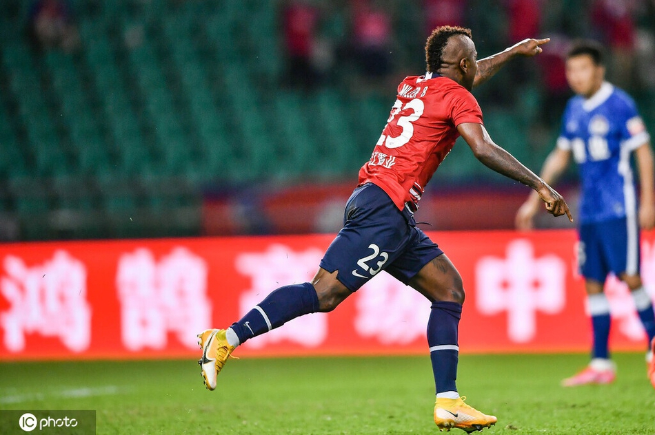 [中超]重庆队3-2逆转河南队