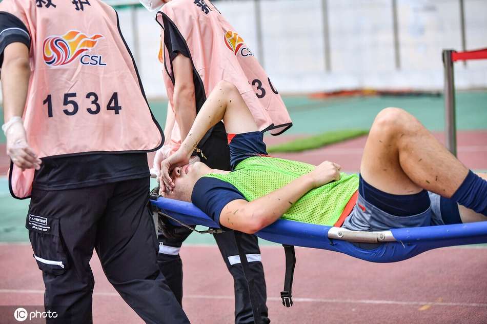 蒋圣龙赛前受伤