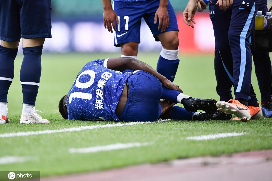 [中超]重庆队3-2逆转河南队