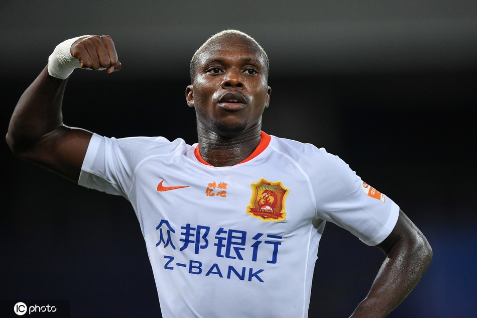 埃弗拉扩大领先优势