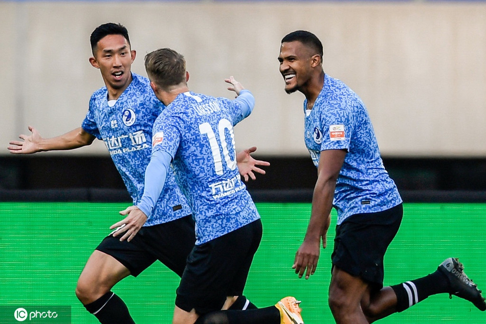 大连人率先破门