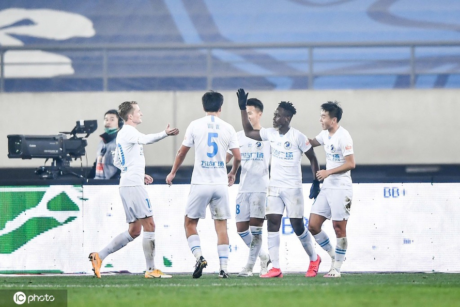 [中超]广州富力0-3大连人