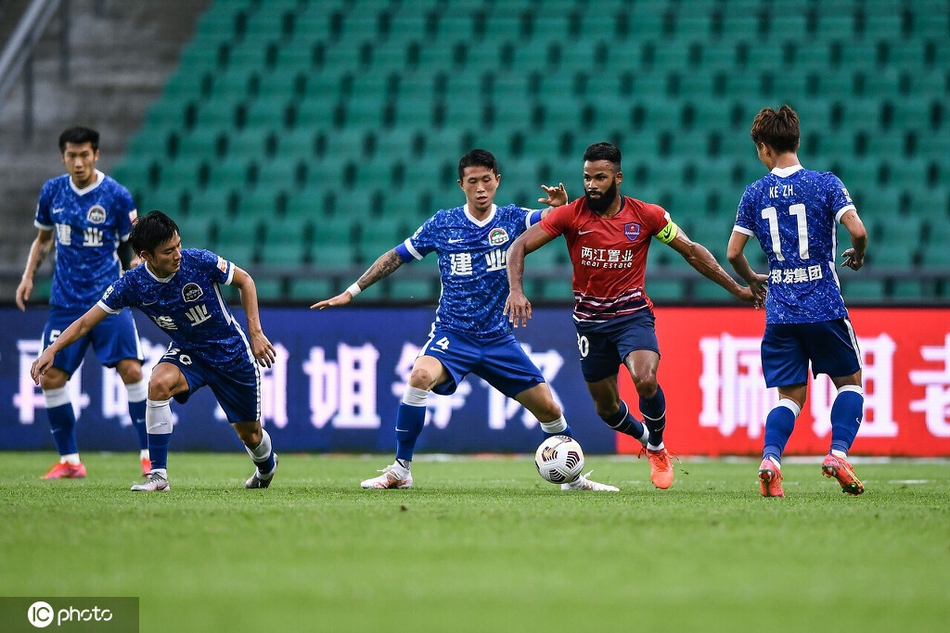 [中超]重庆队3-2逆转河南队