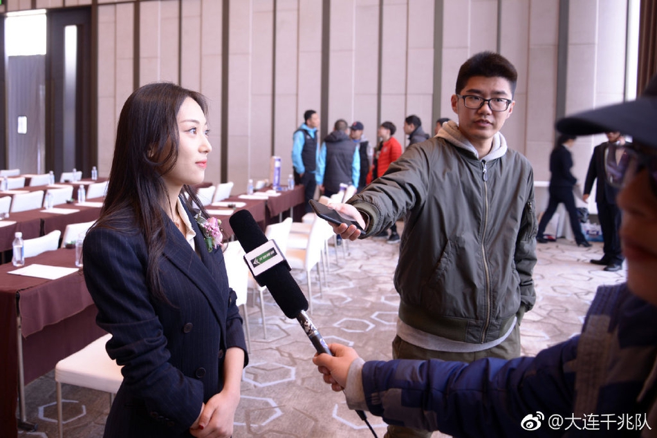 中乙欠薪队董事长竟是如此美女 艳冠中国足坛