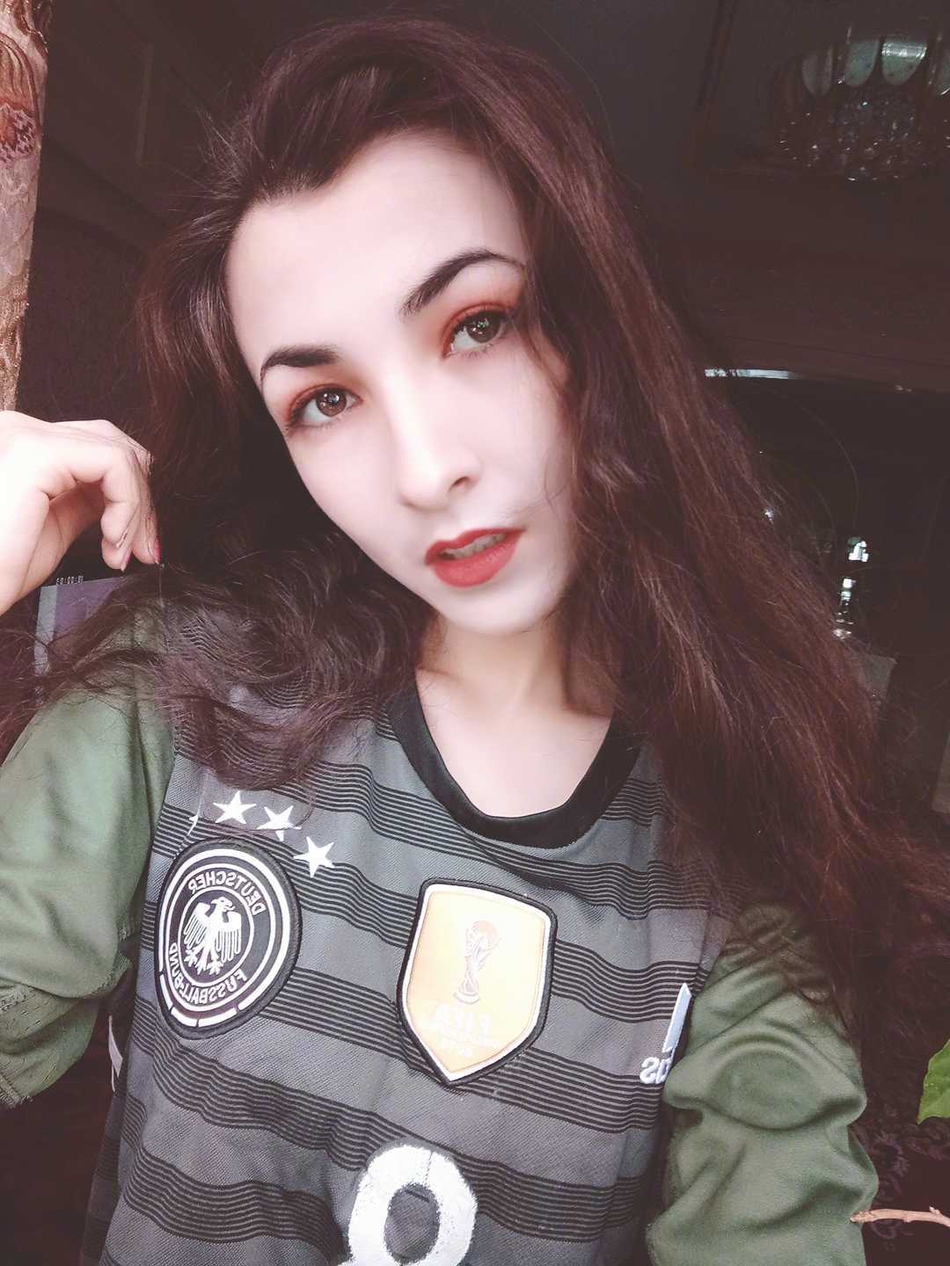 新疆个性美女独爱厄齐尔