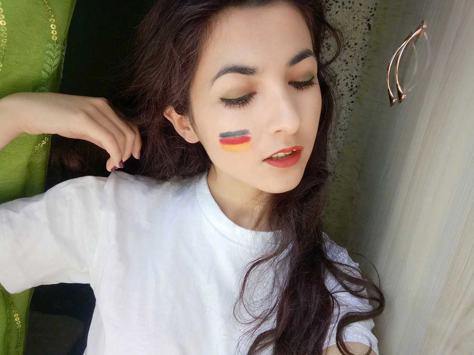 新疆个性美女独爱厄齐尔