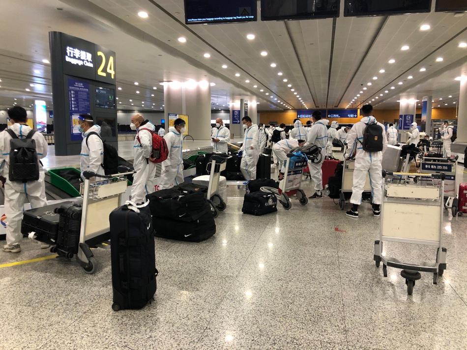 终于回来了!上港结束亚冠抵达上海 将进行两周隔离