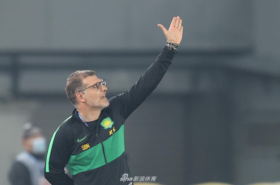 新浪直击北京国安2-0大连人