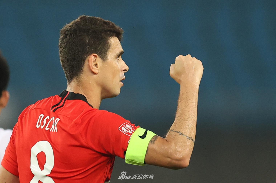 新浪直击上海海港3-0大连人