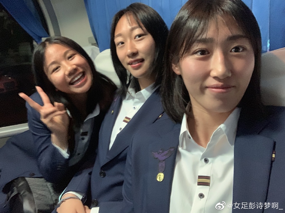 女足钢铁门将彭诗梦柔美私房照