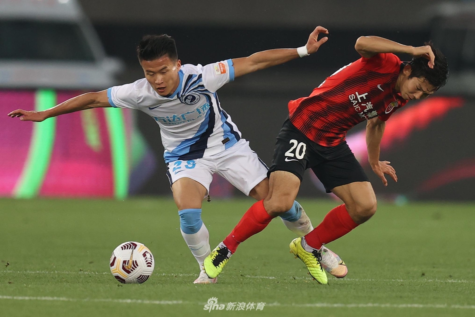 新浪直击上海海港3-0大连人