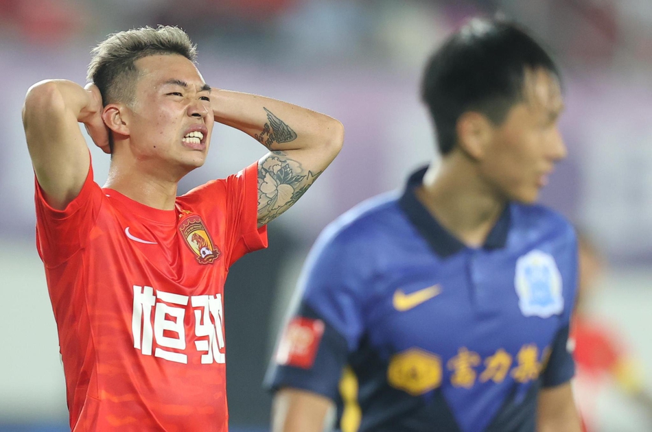 新浪直击广州队2-2广州城