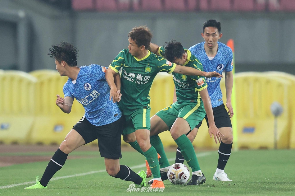 新浪直击北京国安2-0大连人